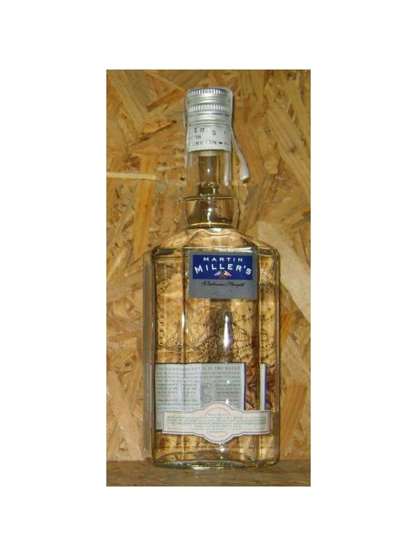 GINEBRA MARTIN MILLERS WESTBOURNE STRENGHT - Limpia. Brillantes aromas de violetas, citricos, crema, pera sazonada,finas hierbas y notas de pepino. Una gran suavidad conduce una entrada en boca marcada por una seca frutosidad. Cuerpo medio pero lleno por una fantstica cremosidad de ctricos, limn, notas de violetas y gotas de pepino. Finalmente con un largo posgusto , frutoso, humedo mineral, azucarado zest de ctricos, flores secas y delicadas notas de hierba recien cortada. Un remarcado y elegante sabor de un nuevo estilo de ginebra.
